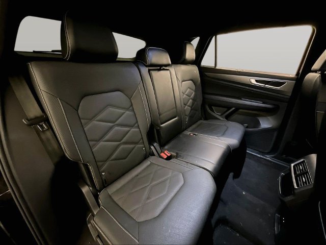 Used 2024 Volkswagen Atlas Cross Sport SE w/ Black Wheel Package AWD/4WD image 26