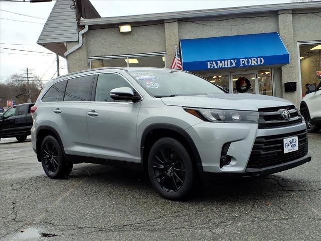 Used 2019 Toyota Highlander SE image 1