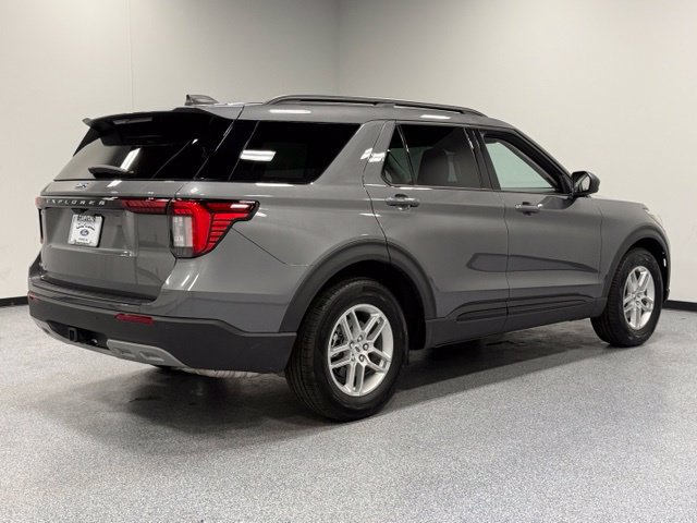 Certified 2026 Ford Explorer Active w/ Active Comfort Package RWD image 11