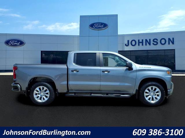 Used 2020 Chevrolet Silverado 1500 Custom w/ Custom Value Package AWD/4WD image 2