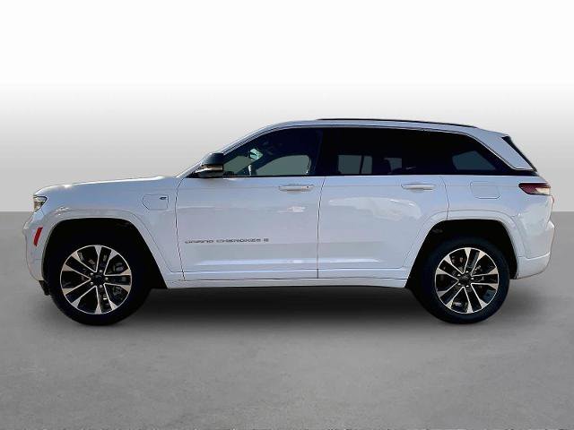 Used 2023 Jeep Grand Cherokee Overland w/ Advanced Protech Group III AWD/4WD image 4