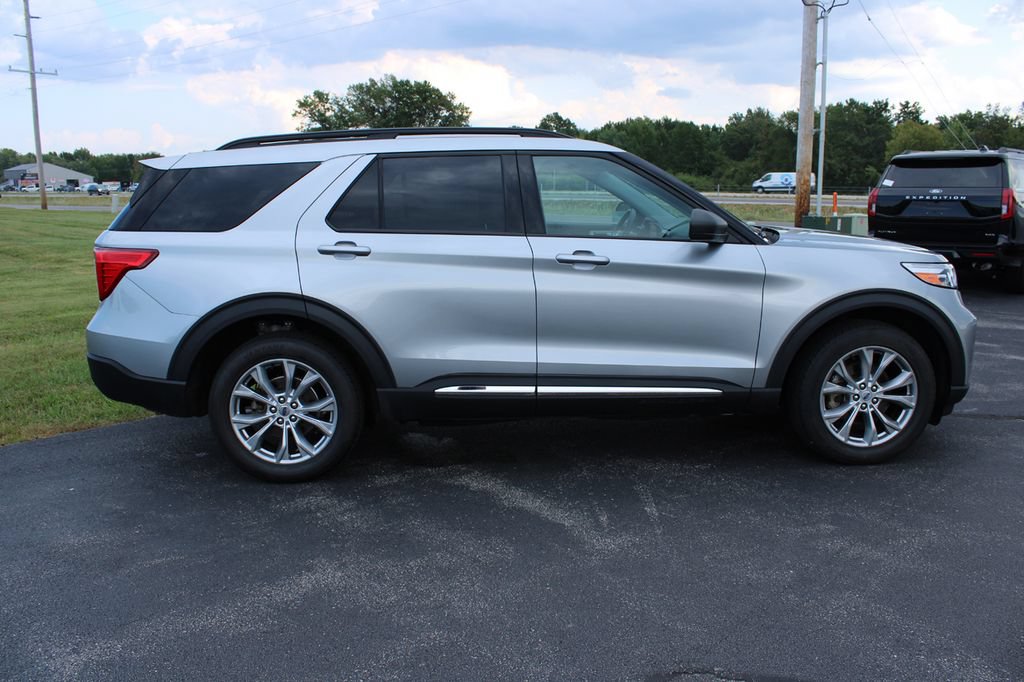 Certified 2024 Ford Explorer XLT w/ Equipment Group 202A AWD/4WD image 17