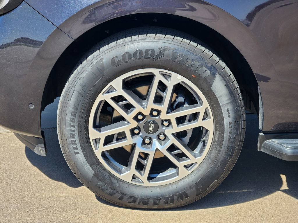 Certified 2025 Ford Expedition Active image 10