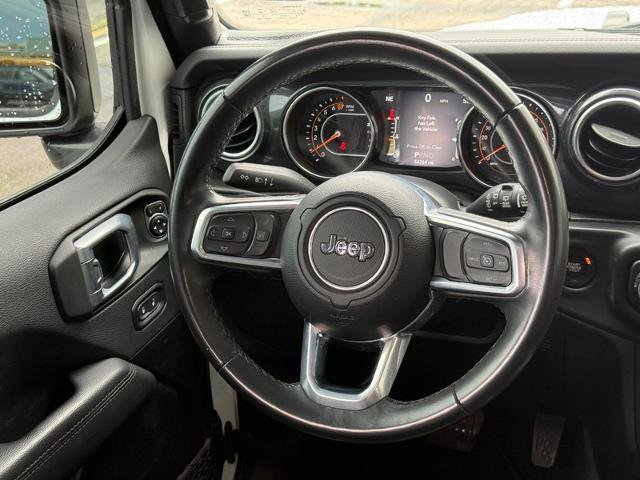 Used 2022 Jeep Wrangler Unlimited Sahara AWD/4WD image 11