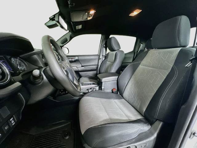 Used 2020 Toyota Tacoma TRD Sport RWD image 12