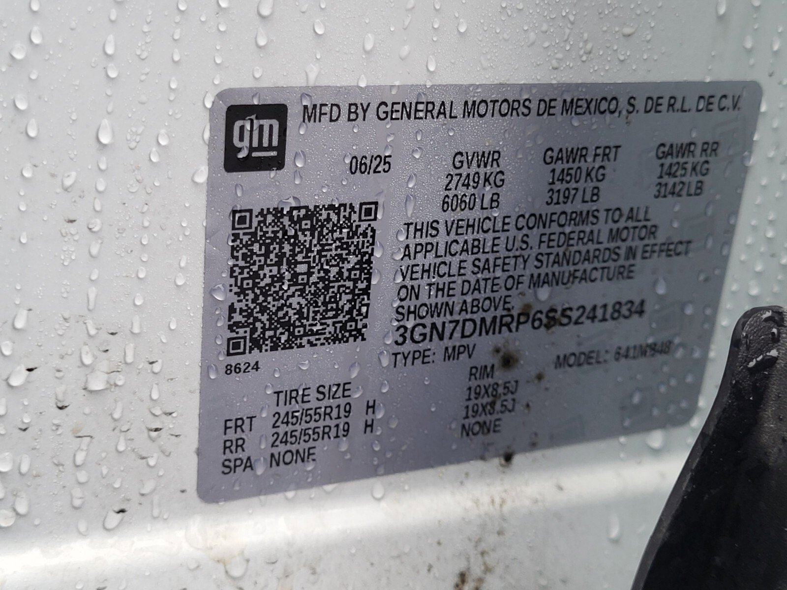 Used 2025 Chevrolet Equinox EV LT image 32