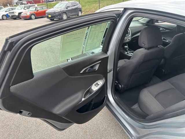 Used 2023 Chevrolet Malibu LS image 22
