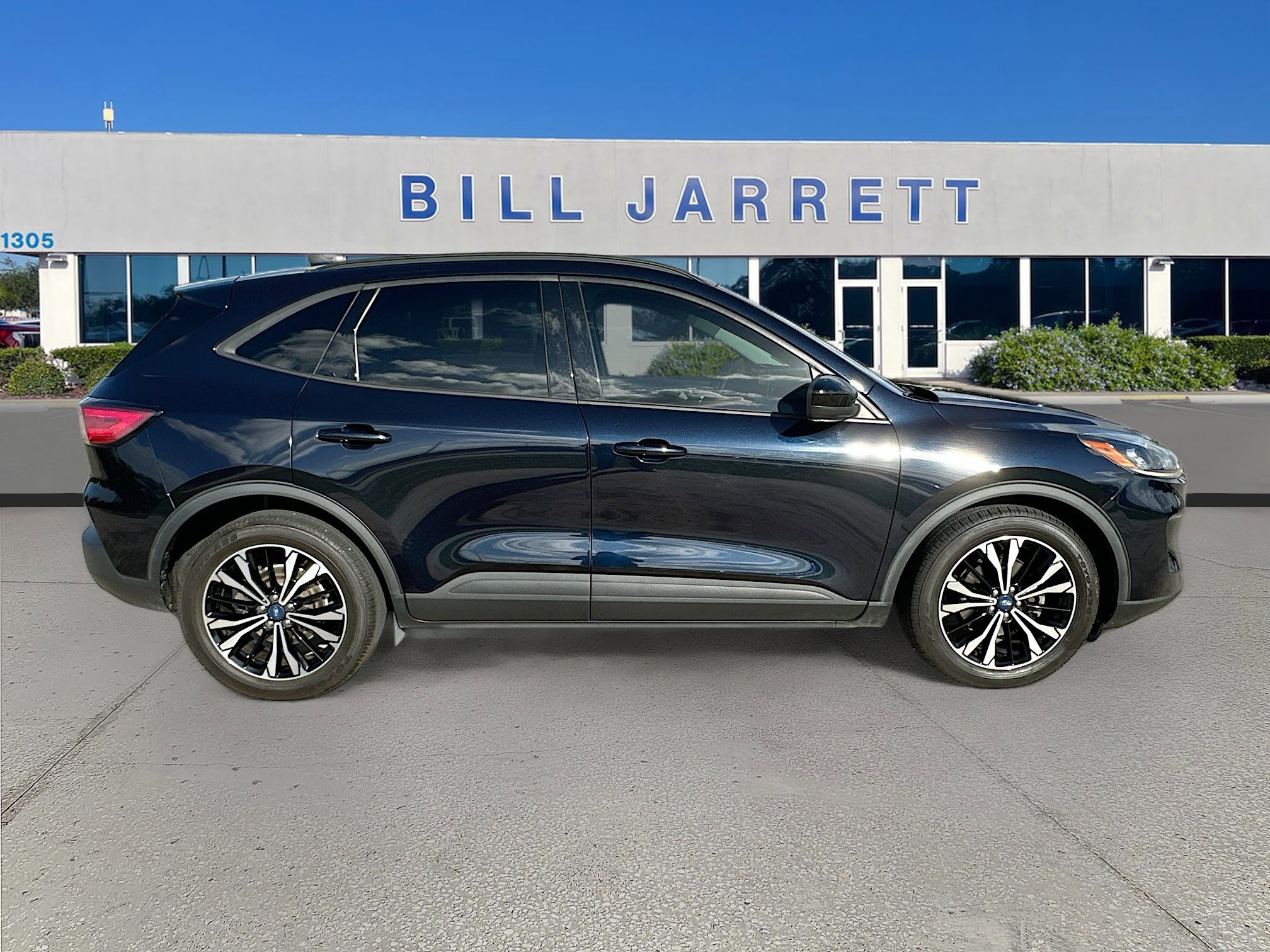 Certified 2021 Ford Escape SE w/ SE Sport Appearance Package image 6