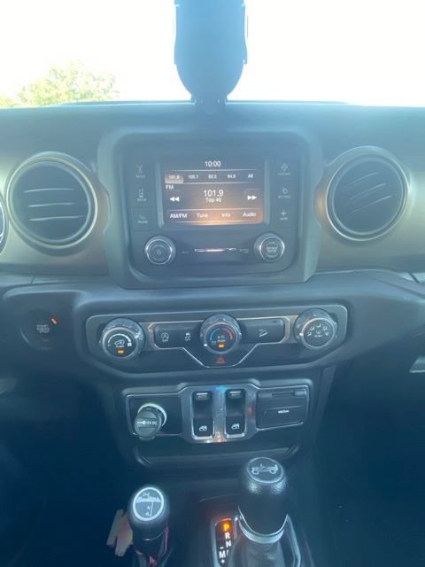 Used 2018 Jeep Wrangler Sport AWD/4WD image 6