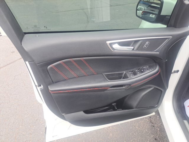 Certified 2022 Ford Edge ST-Line AWD/4WD image 10