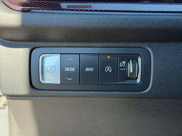 Used 2024 Chevrolet Traverse Z71 w/ Enhanced Driving Package AWD/4WD image 24
