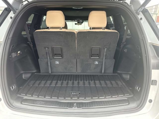 Used 2025 Jeep Grand Cherokee L Limited w/ Black Appearance Package image 14