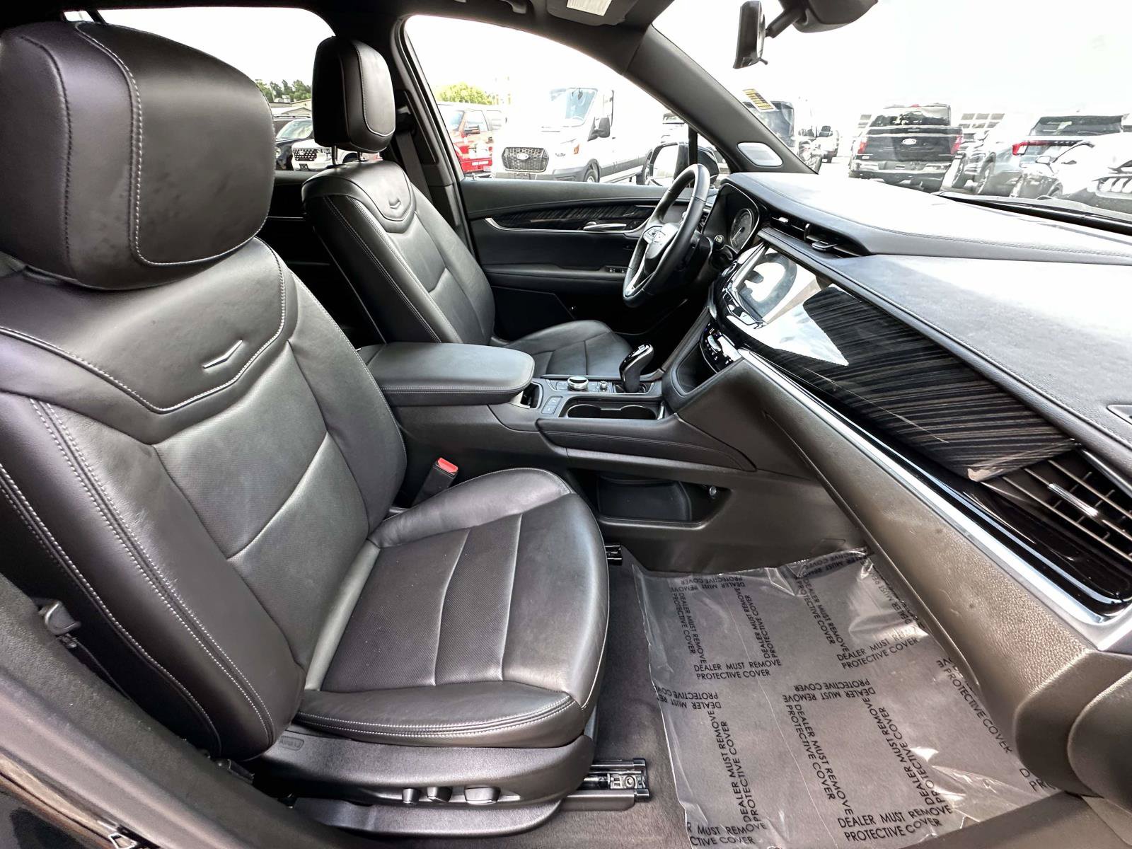 Used 2024 Cadillac XT6 Premium Luxury w/ Technology Package AWD/4WD image 21