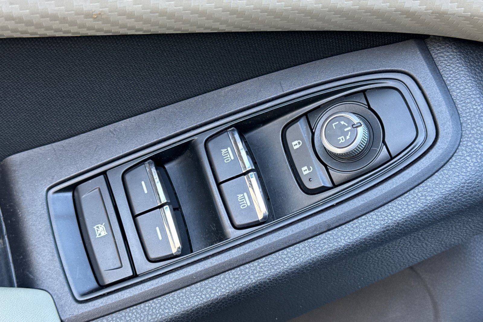 Used 2019 Subaru Ascent Premium w/ Popular Package #3 AWD/4WD image 17