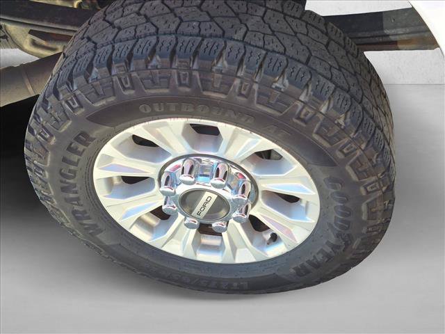 Certified 2022 Ford F250 XLT AWD/4WD image 7