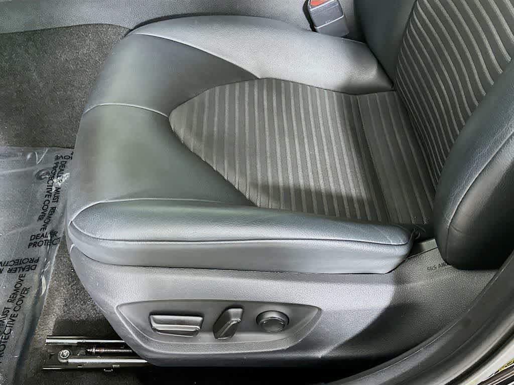 Used 2021 Toyota Camry SE FWD image 29