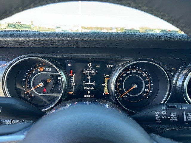 Used 2023 Jeep Wrangler Unlimited Sahara image 13