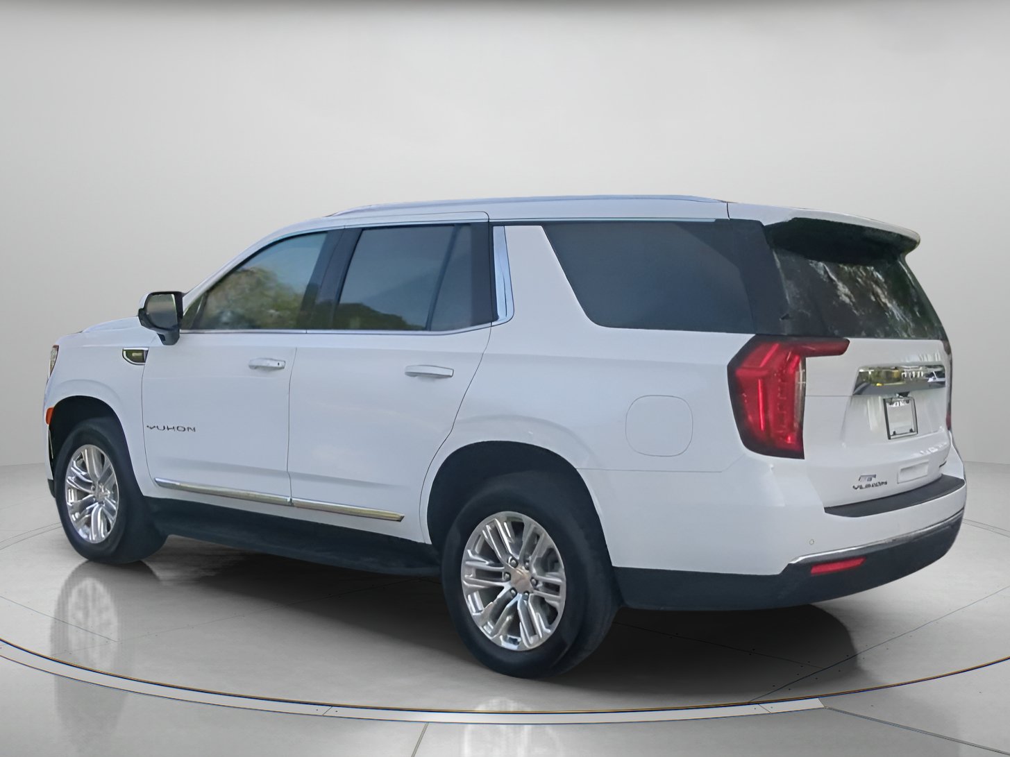 Used 2024 GMC Yukon SLT RWD image 20