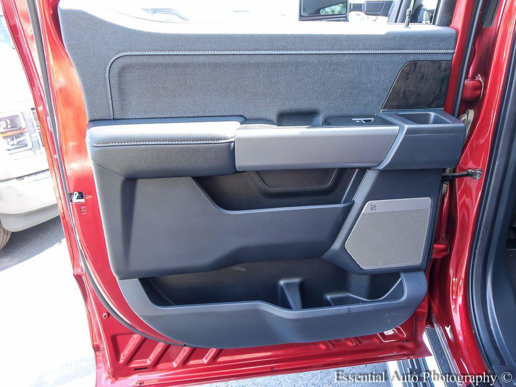 Certified 2025 Ford F450 Lariat AWD/4WD image 24