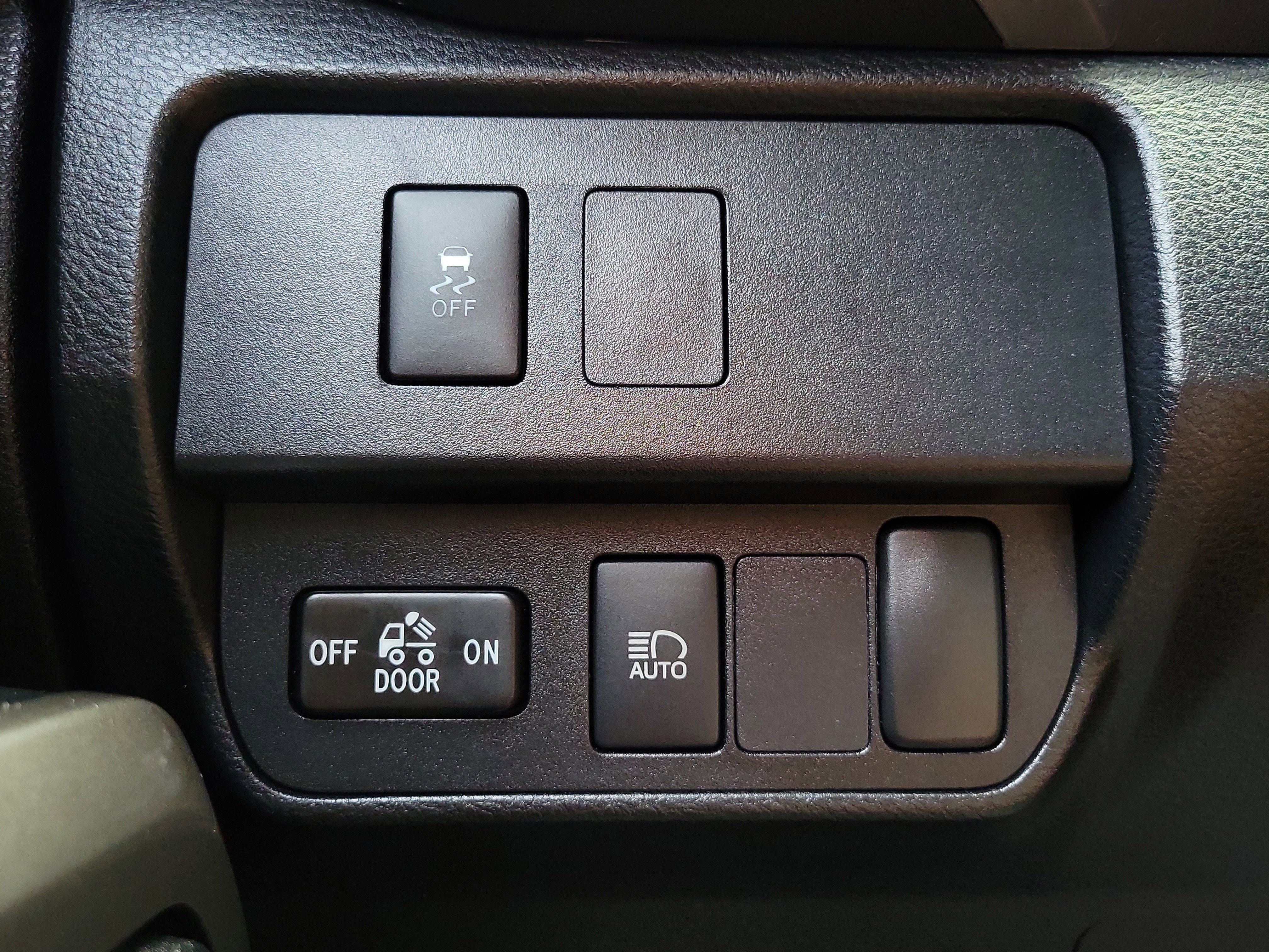 Used 2021 Toyota Tacoma SR5 w/ SR5 Appearance Package (SM) image 27