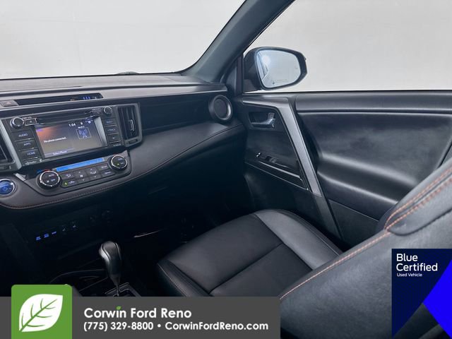 Used 2018 Toyota RAV4 SE image 26