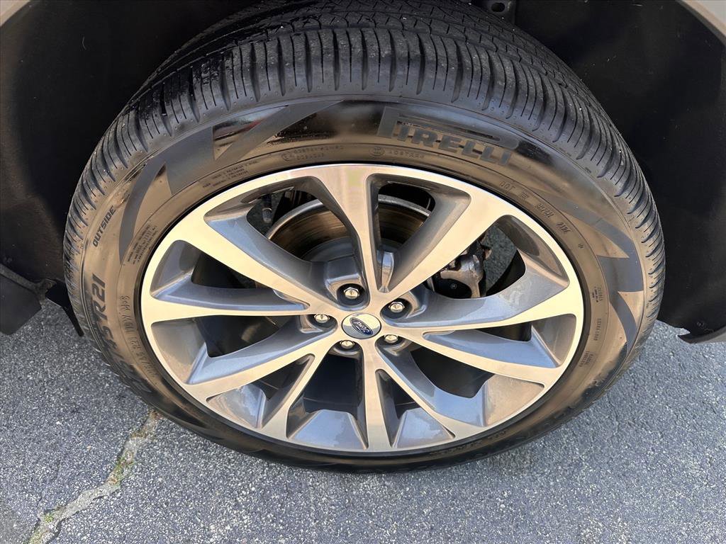 Certified 2025 Ford Explorer Platinum w/ Ultimate Package image 28