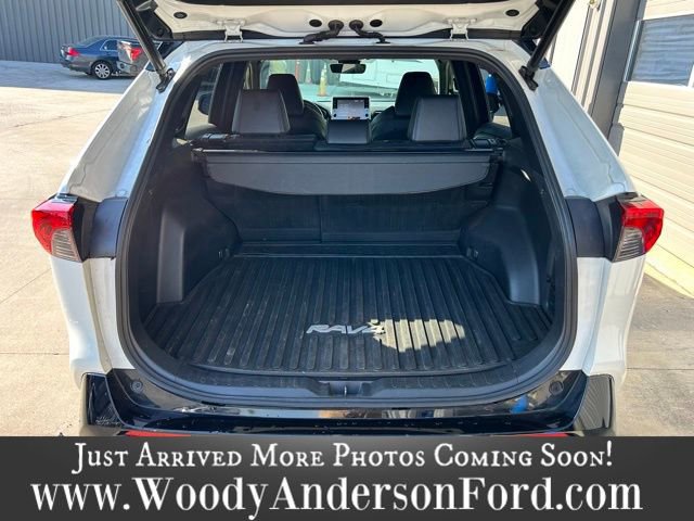 Used 2022 Toyota RAV4 XSE AWD/4WD image 6