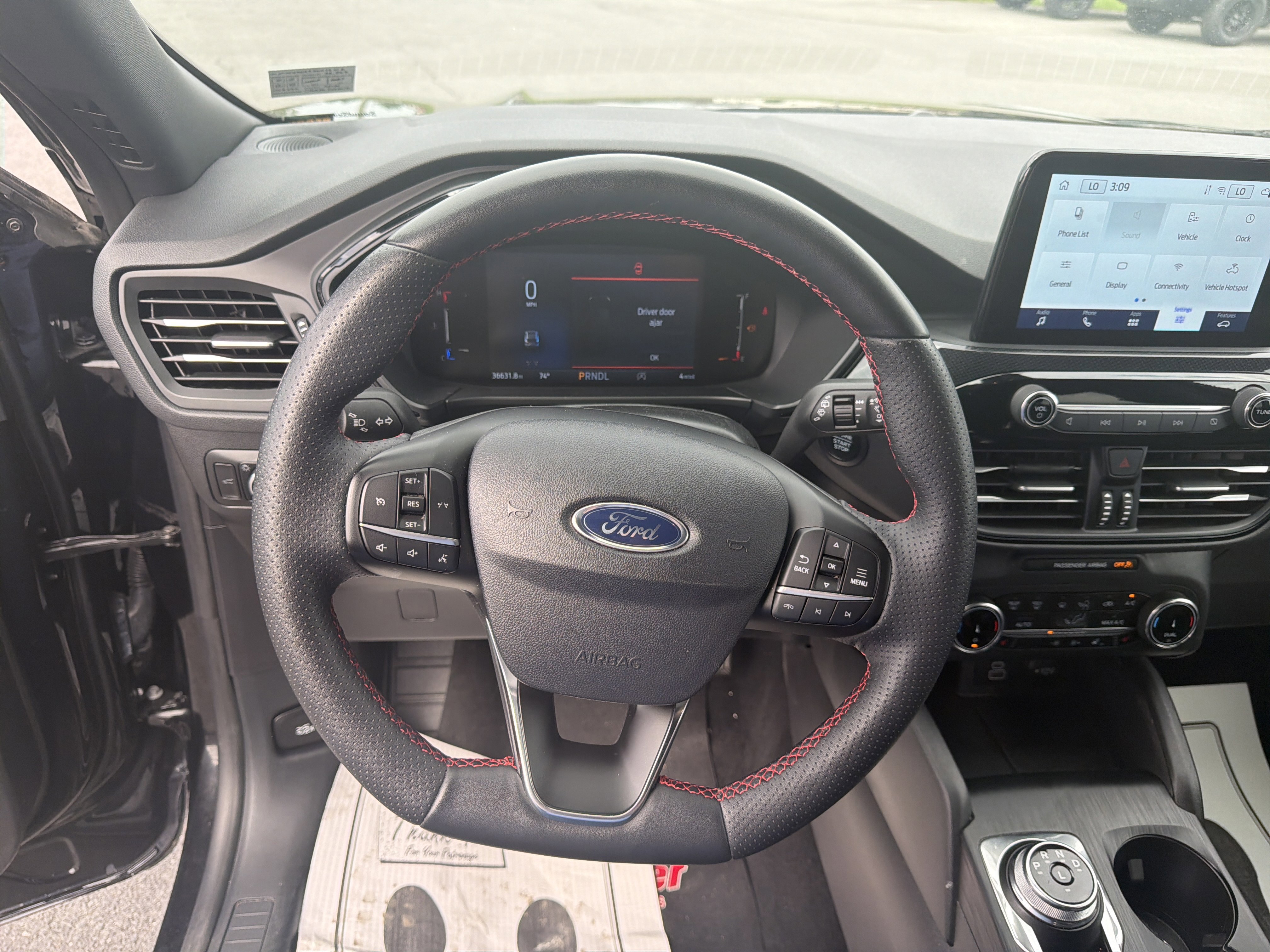Certified 2025 Ford Escape ST-Line Select AWD/4WD image 17