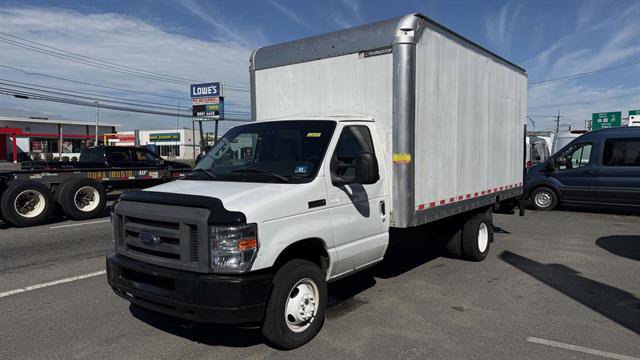Certified 2018 Ford E-350 and Econoline 350 Super Duty RWD image 28