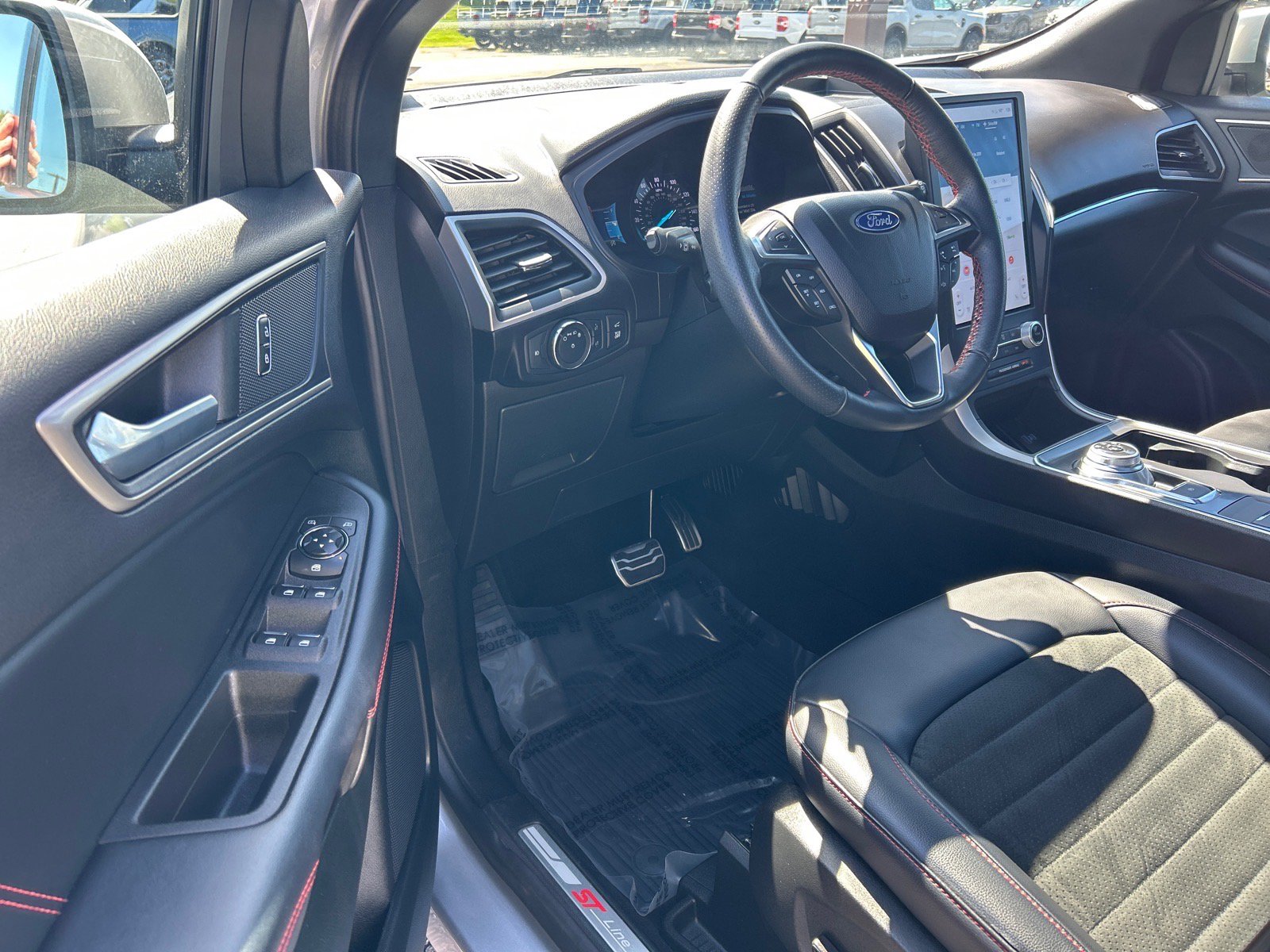Certified 2022 Ford Edge ST-Line w/ Class II Trailer Tow Package AWD/4WD image 6