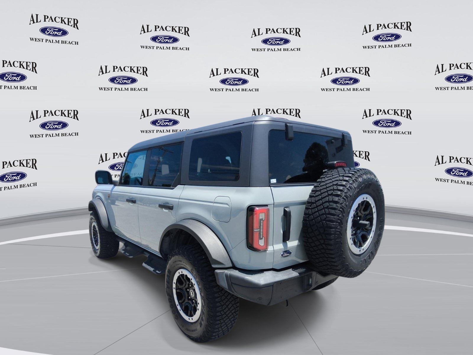 Certified 2023 Ford Bronco Badlands w/ Sasquatch Package AWD/4WD image 4