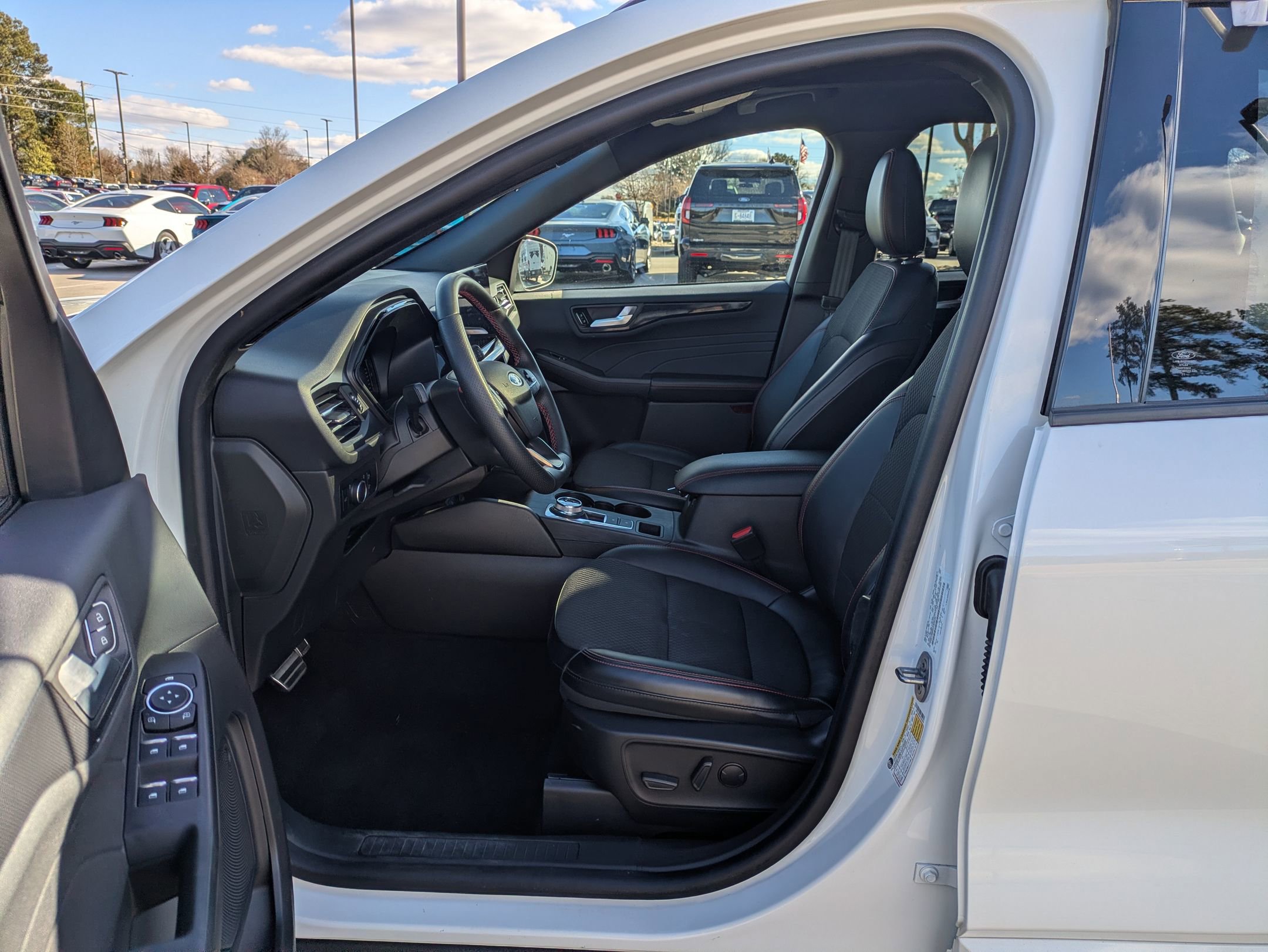 Certified 2023 Ford Escape ST-Line w/ Tech Pack #1 image 13