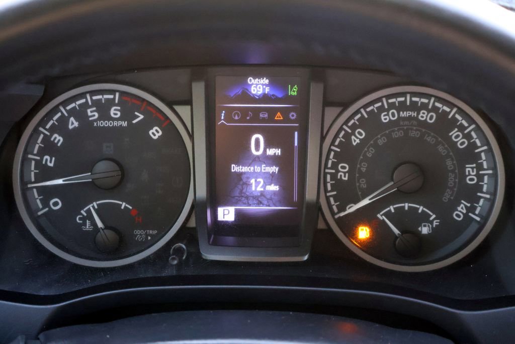 Used 2022 Toyota Tacoma TRD Sport AWD/4WD image 34