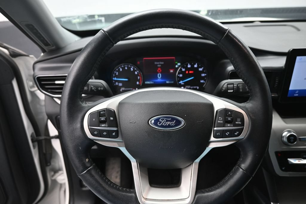 Certified 2023 Ford Explorer XLT w/ Equipment Group 202A RWD image 30