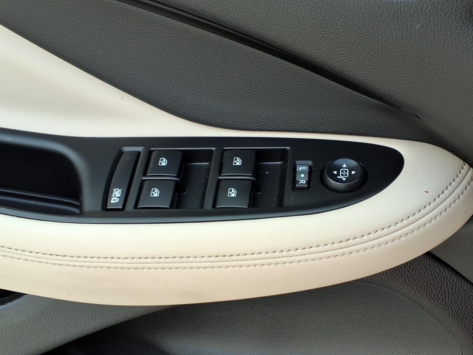 Used 2019 Buick Envision Essence AWD/4WD image 24