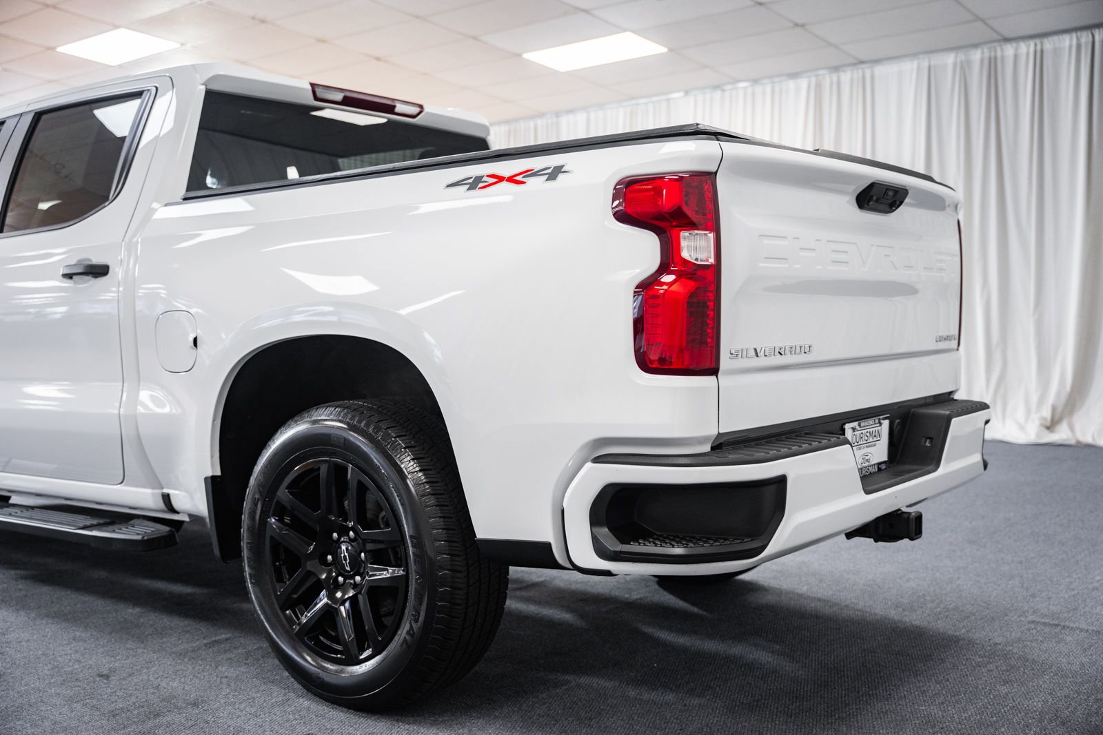 Used 2023 Chevrolet Silverado 1500 Custom AWD/4WD image 5