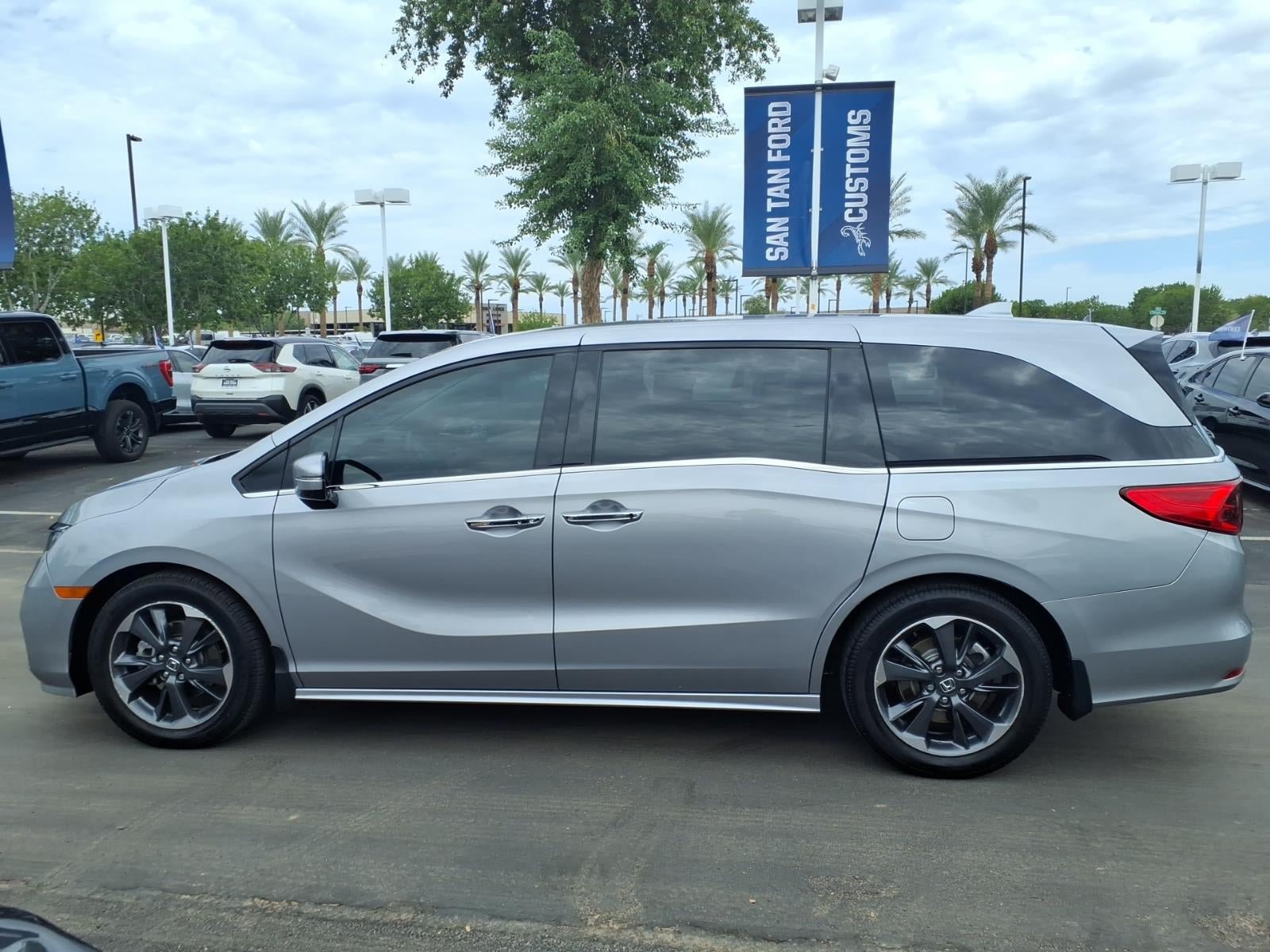 Used 2022 Honda Odyssey Elite image 7