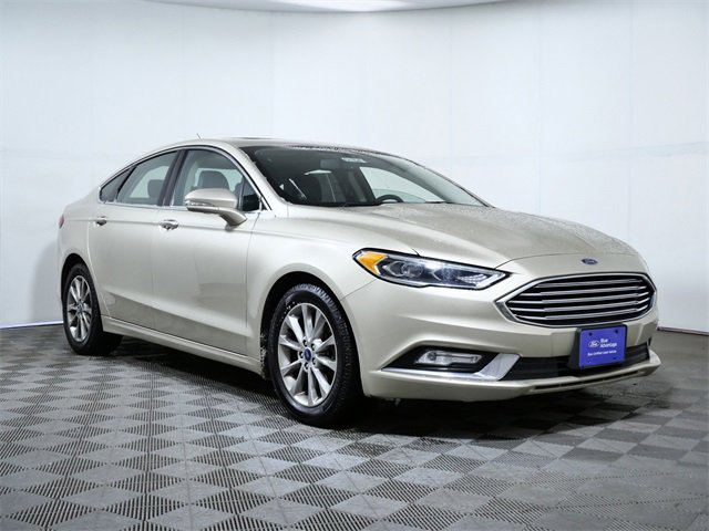 Certified 2017 Ford Fusion SE w/ Fusion SE Technology Package
