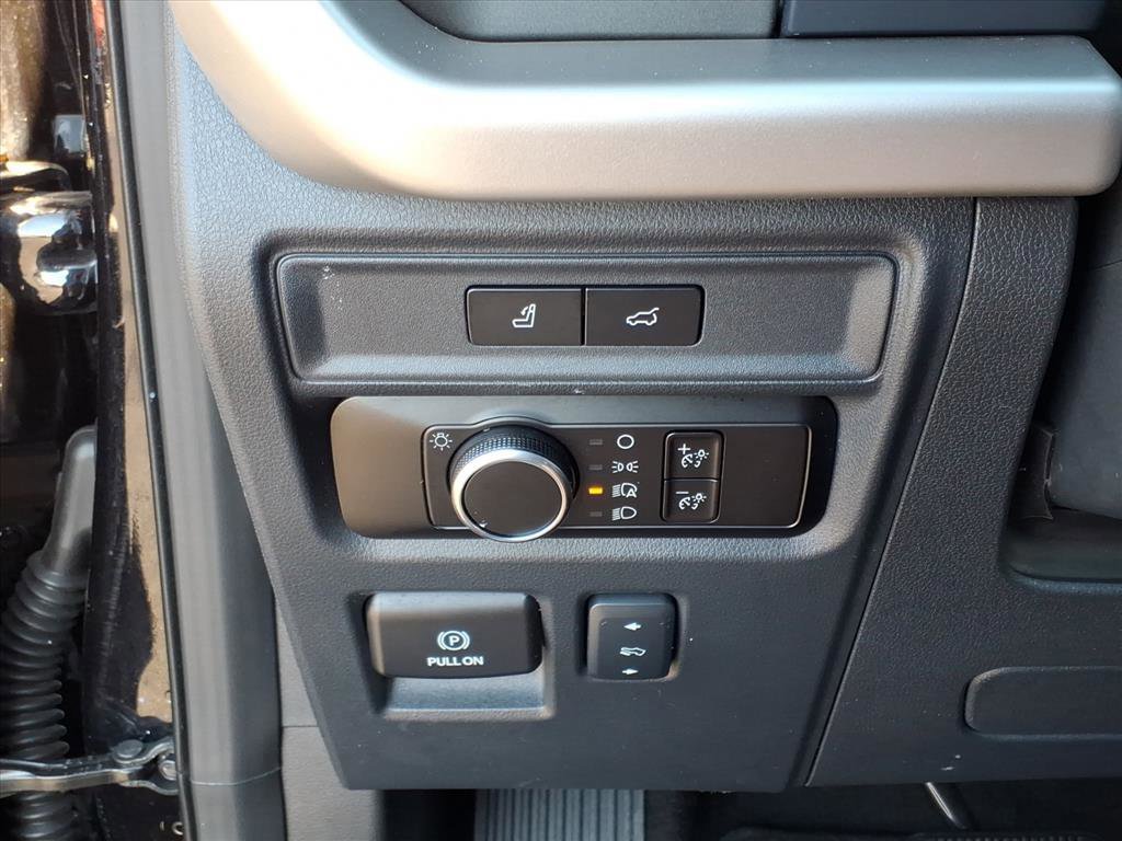 Certified 2024 Ford Expedition XLT image 19