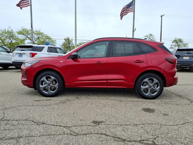 Certified 2024 Ford Escape ST-Line w/ Tech Pack #1 AWD/4WD image 4
