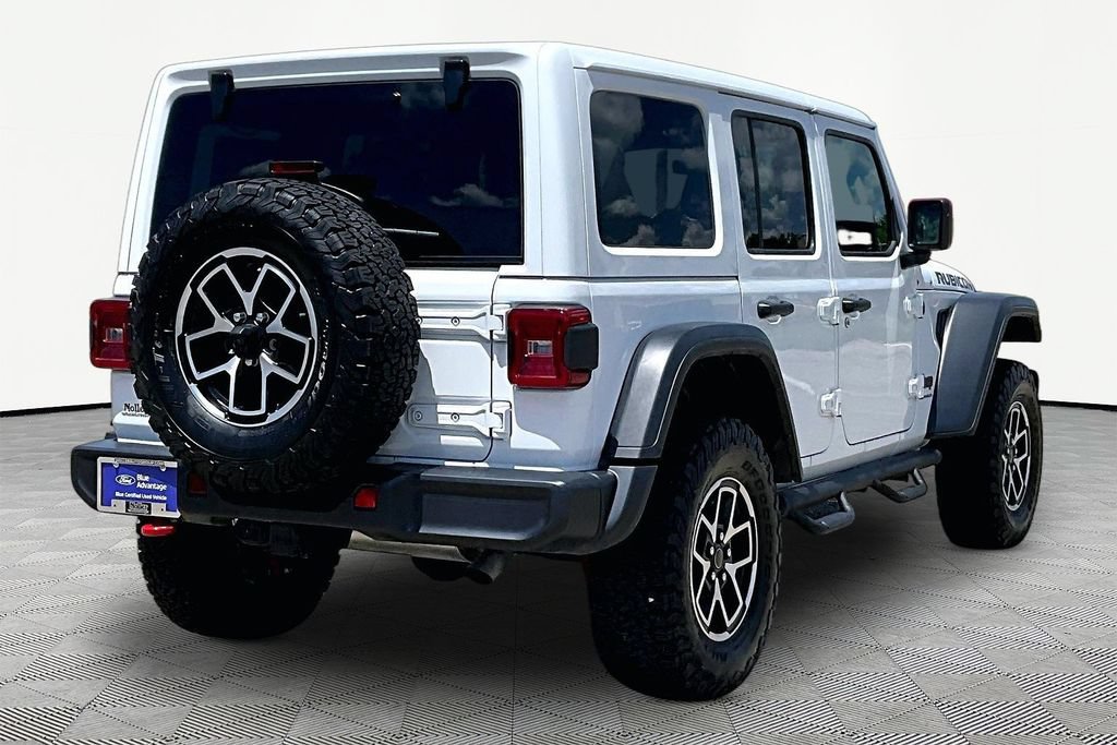 Used 2025 Jeep Wrangler Unlimited Rubicon w/ Convenience Group AWD/4WD image 2