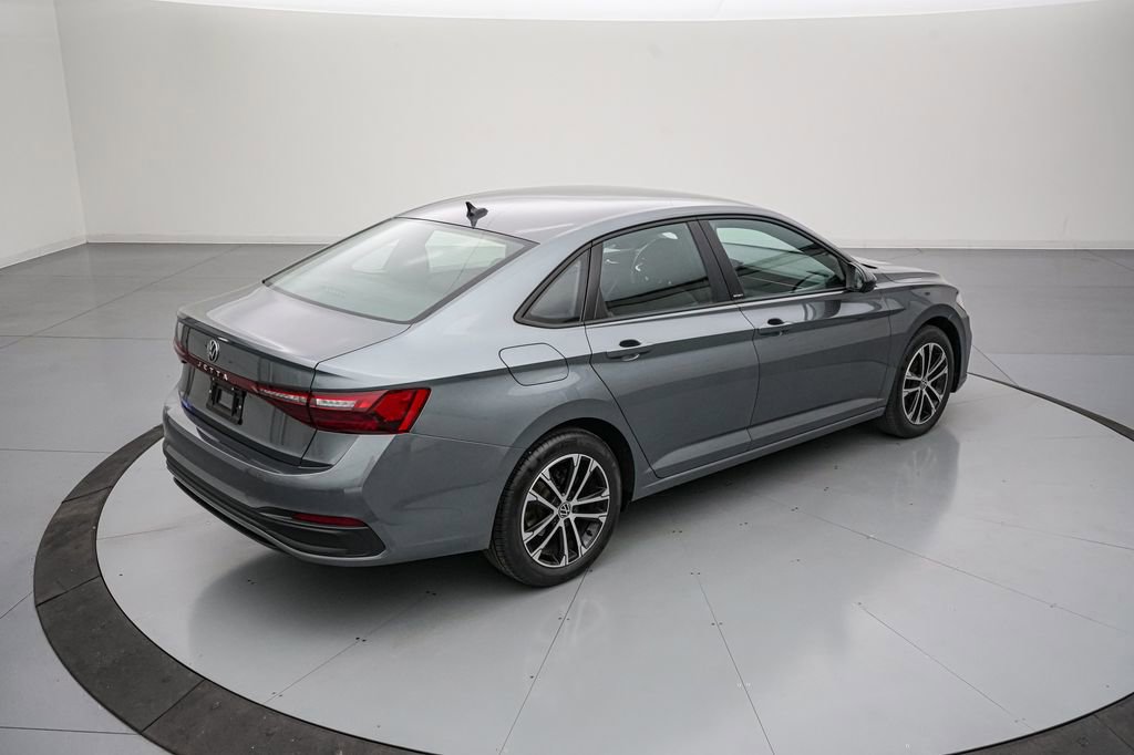 Used 2025 Volkswagen Jetta Sport FWD image 4