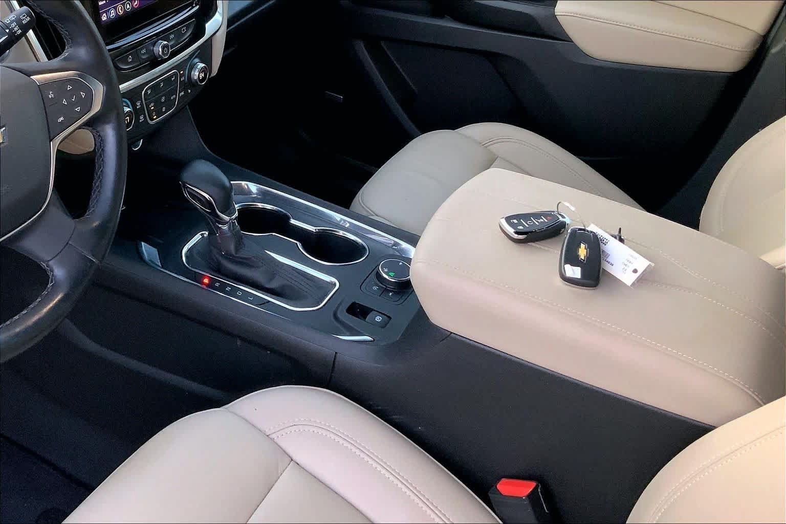 Used 2023 Chevrolet Traverse LT w/ LT Premium Package FWD image 15