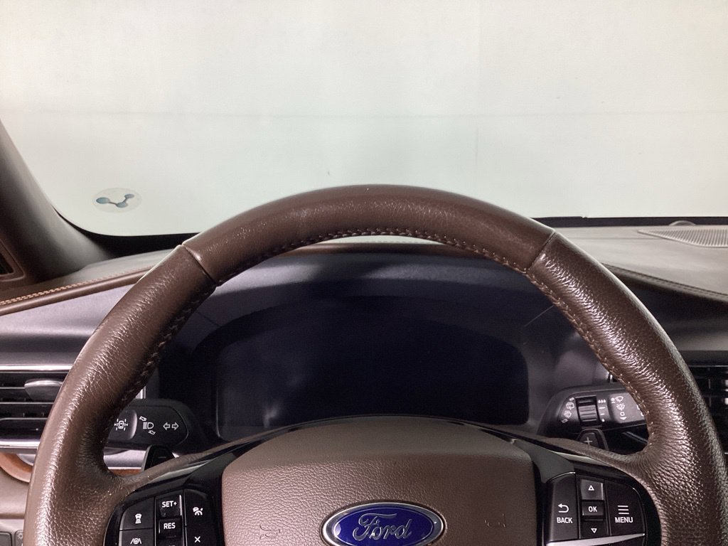 Certified 2021 Ford Explorer King Ranch w/ Premium Technology Package AWD/4WD image 13