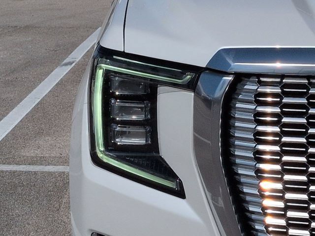 Used 2021 GMC Yukon XL Denali w/ Denali Ultimate Package AWD/4WD image 10