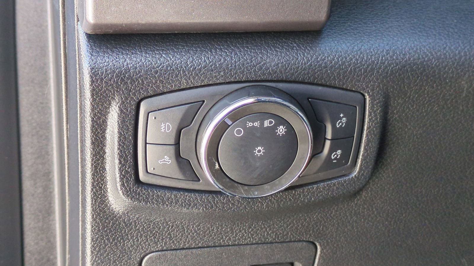 Certified 2020 Ford F150 XLT w/ Equipment Group 302A Luxury image 19