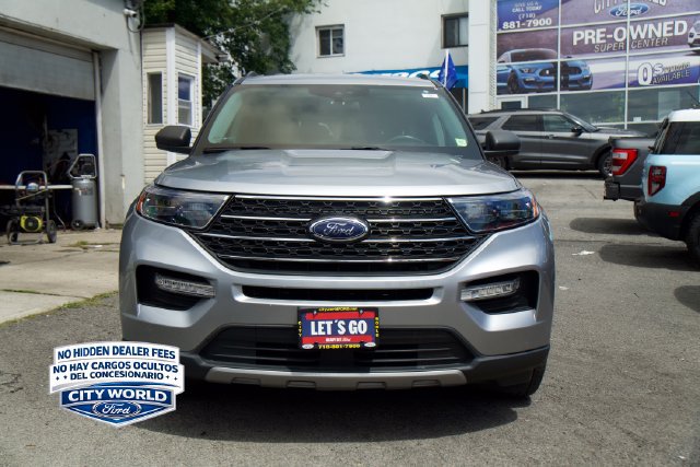 Certified 2022 Ford Explorer XLT w/ Equipment Group 202A AWD/4WD image 2