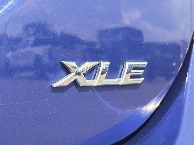Used 2018 Toyota Camry XLE FWD image 12