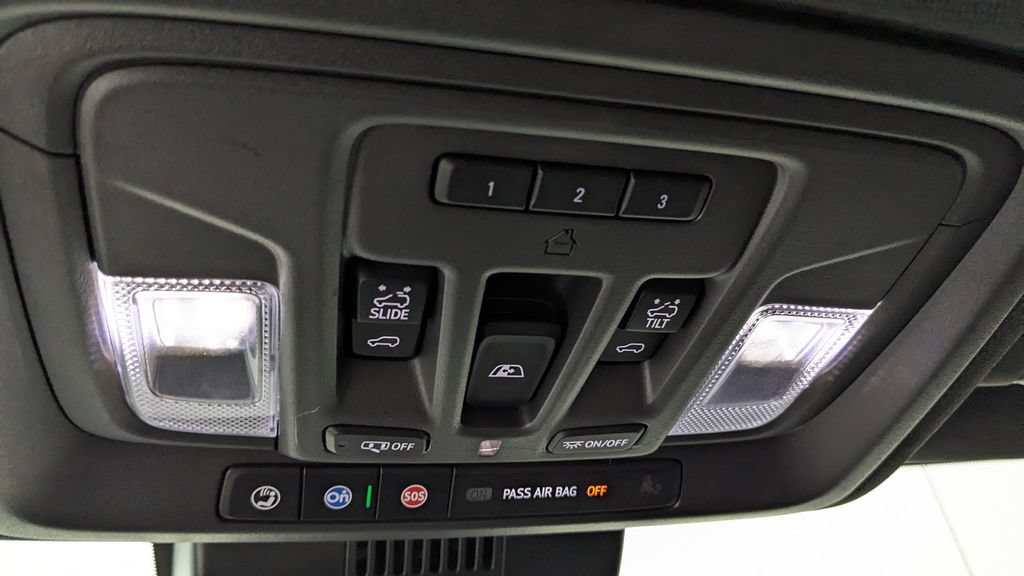 Used 2023 Chevrolet Silverado 1500 ZR2 w/ Technology Package AWD/4WD image 34