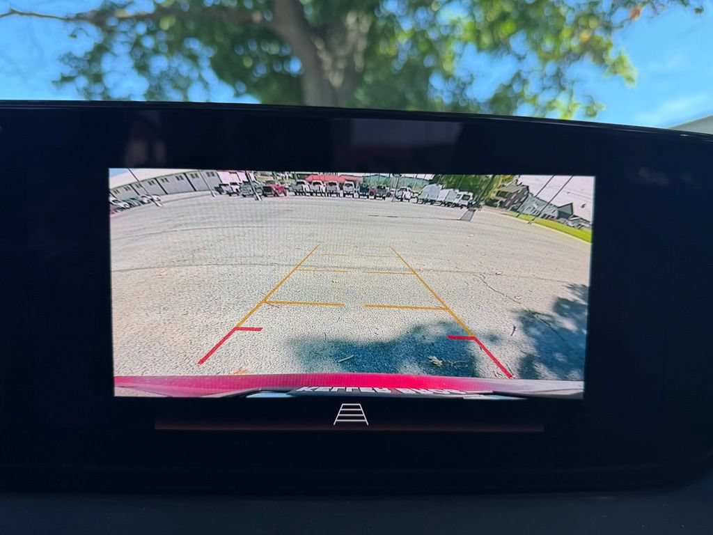 Used 2024 Buick Encore GX Avenir w/ Avenir Convenience Package AWD/4WD image 17